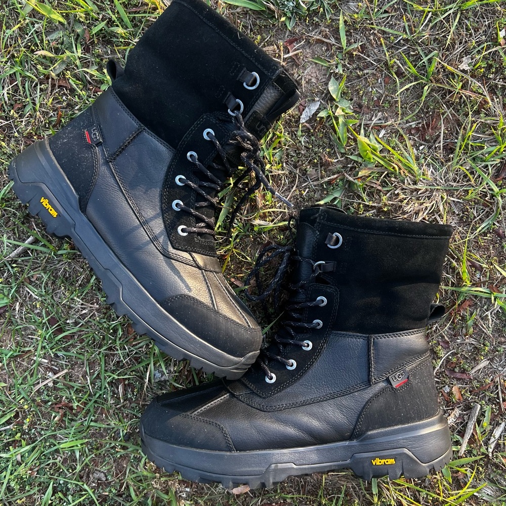 CLEAN UGG size 11.5 Mens Adirondack XXV Black Boots